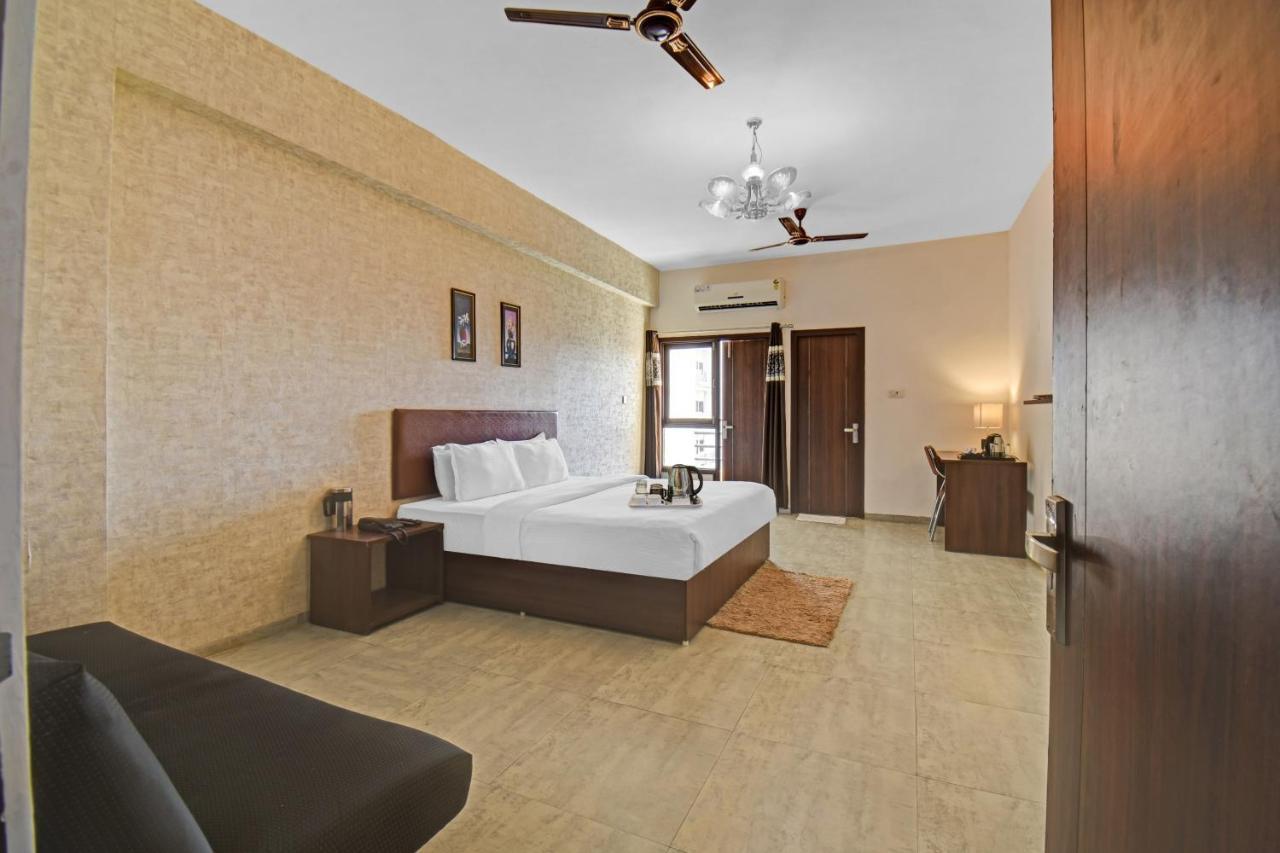 Townhouse Classio Suites Shirdi Exterior foto