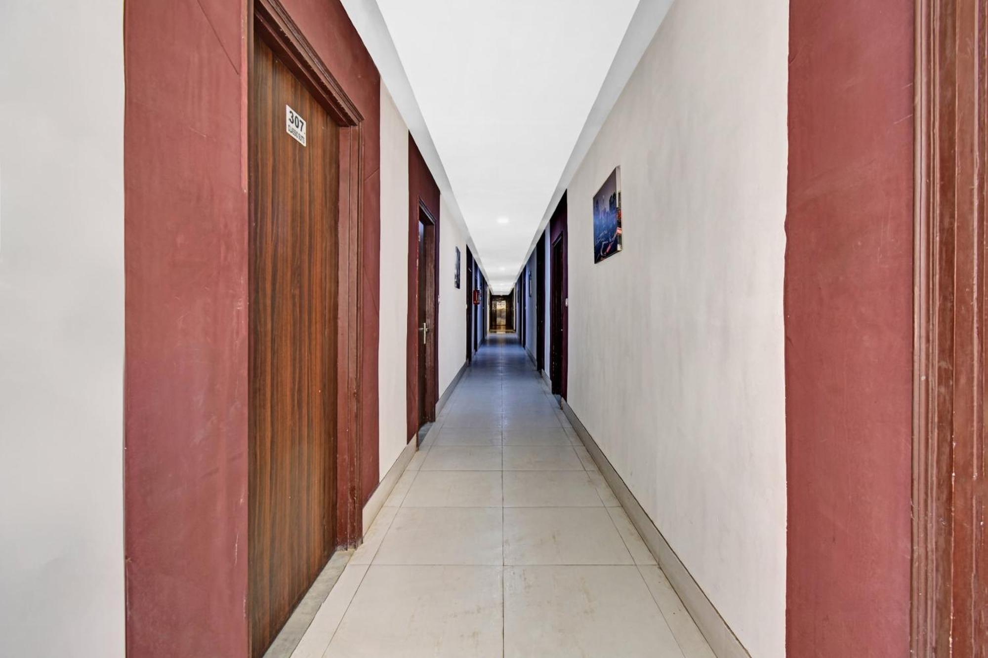 Townhouse Classio Suites Shirdi Exterior foto